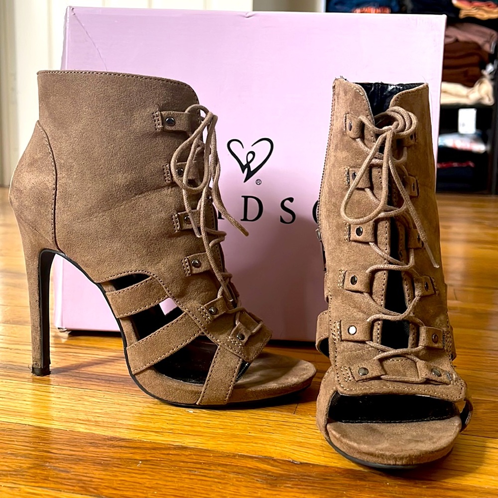 WORN ONCE!!